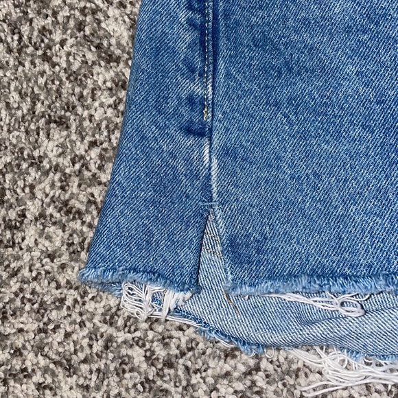 Levi’s Jean Shorts - Picture 5 of 5